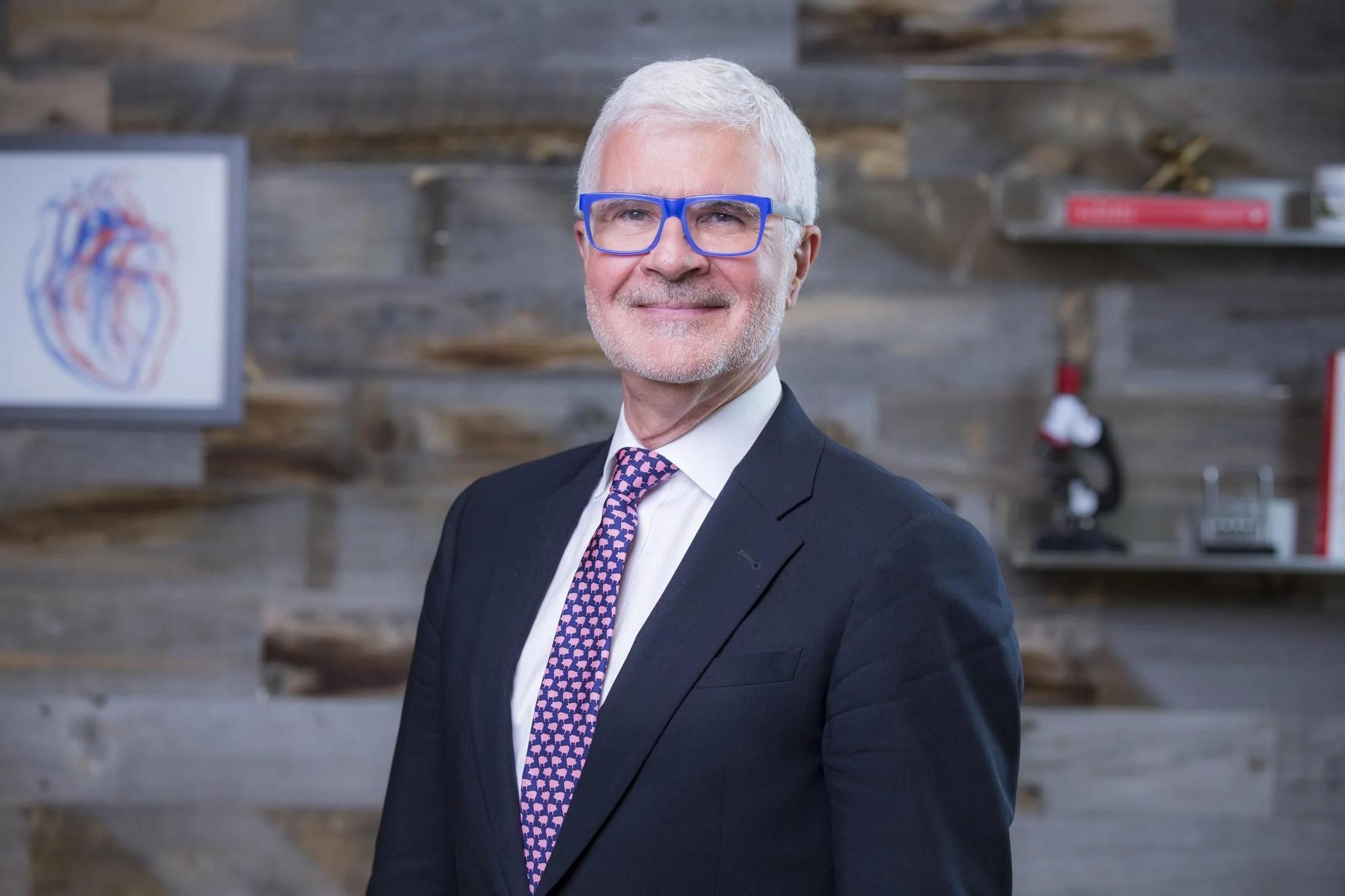 Dr. Steven Gundry, cirujano.