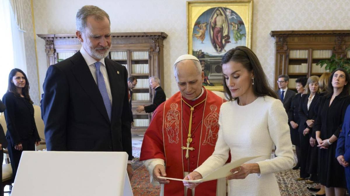 La reina Letizia ejerce su