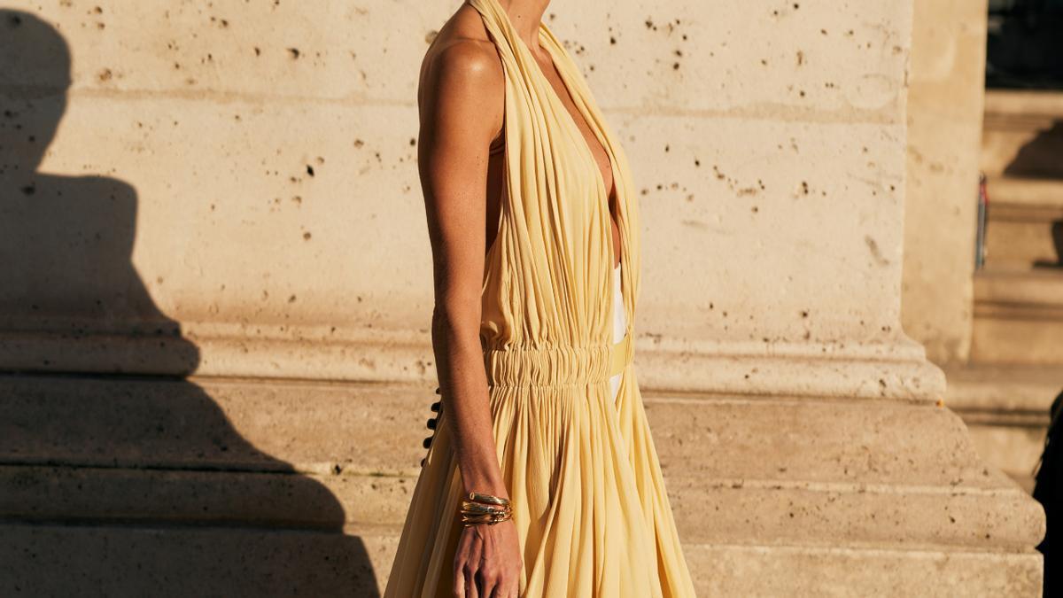 Mango supera a Zara y Massimo Dutti con su nueva colección de vestidos de invitada para bodas del 2026: parecen Alta Costura