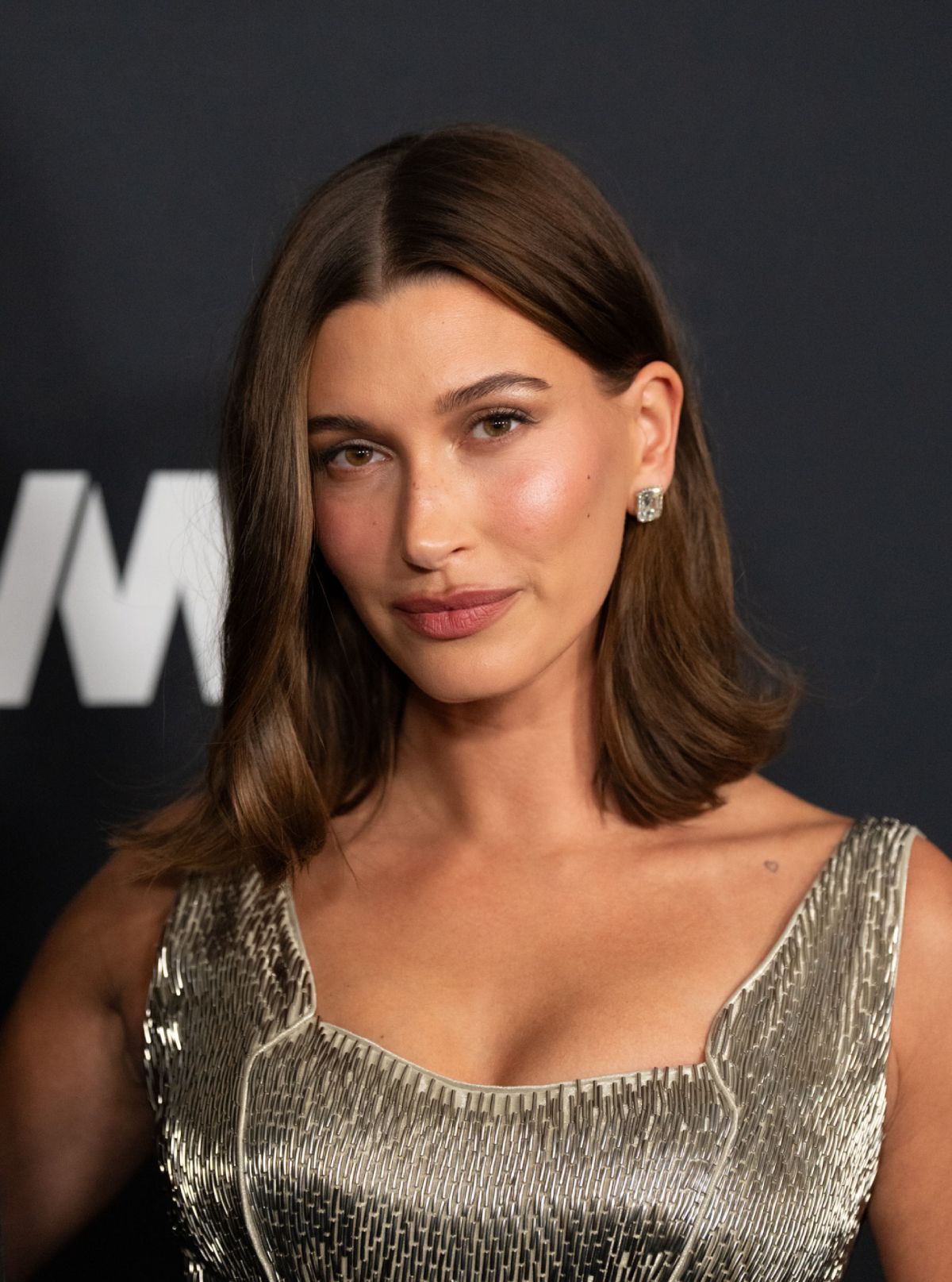 Les « cheveux de verre » de Hailey Bieber