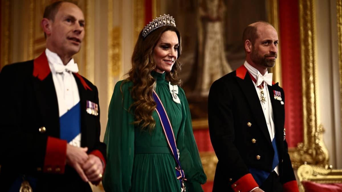 El despliegue de estilo y "diplomatic dressing" de Kate Middleton: dos vestidos y la tiara favorita de Lady Di ante el presidente de Nigeria