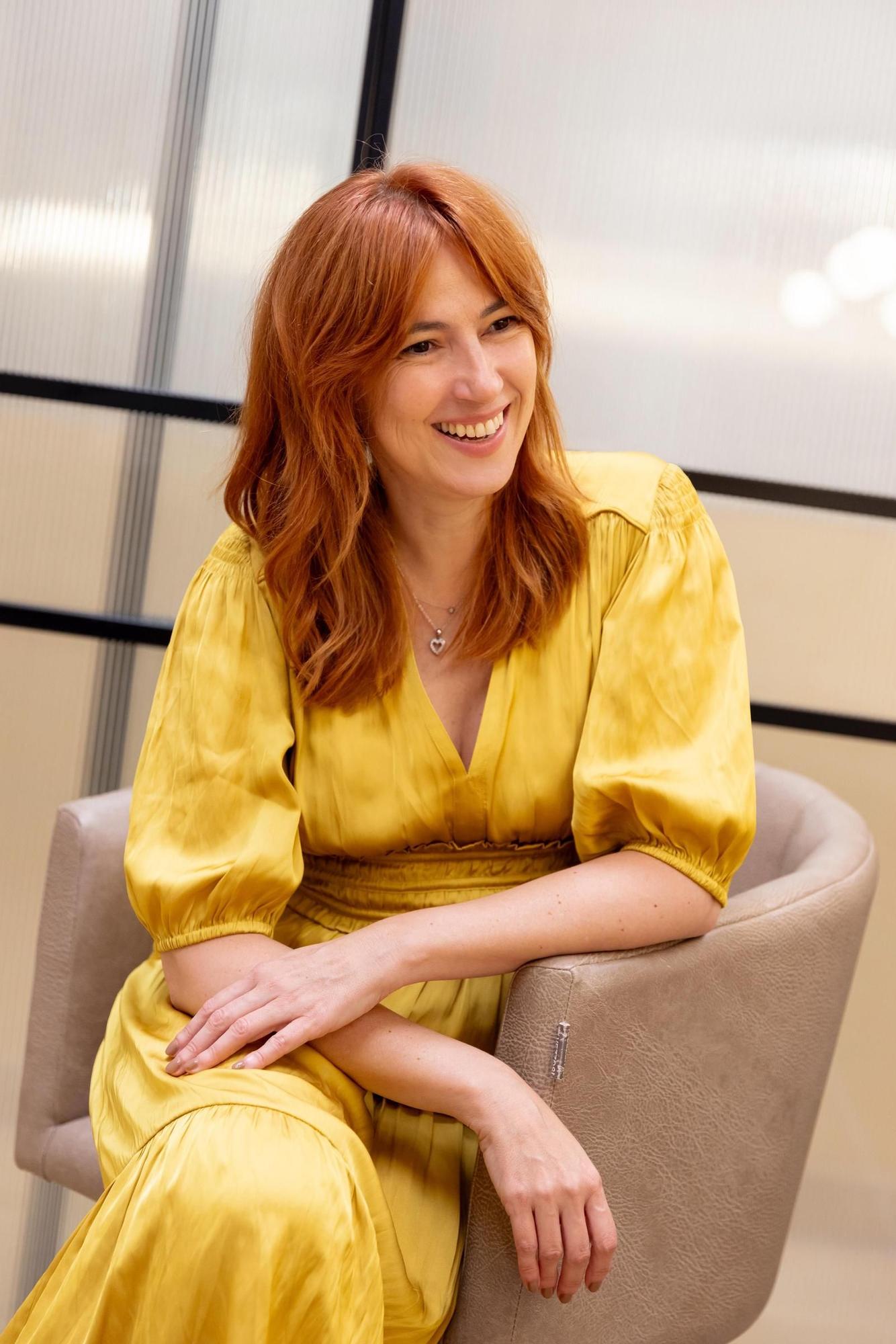 María Baras, coiffeuse : « Une coupe légère tous les deux ou trois mois qui aide à épaissir visuellement les cheveux et à les maintenir en bonne santé. »