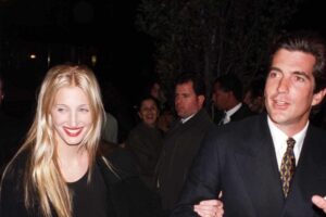 Le parfum secret de Carolyn Bessette-Kennedy devenu viral après le succès de la série 'Love Story'