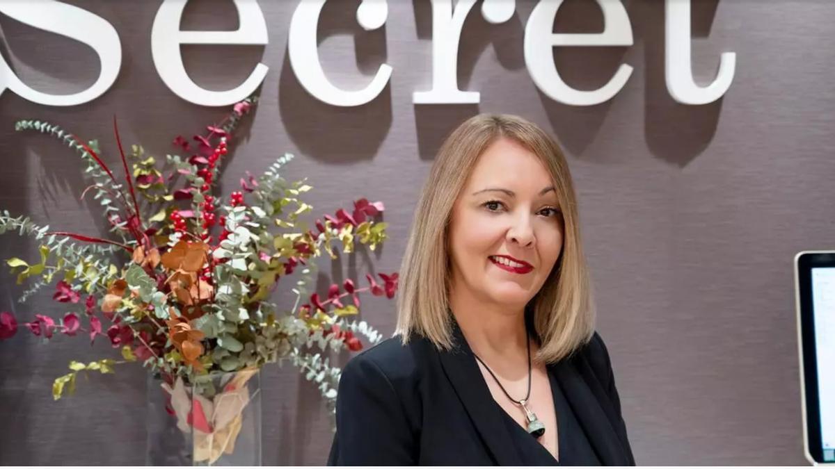 Sonia Hita, peluquera: "El secreto para que el pelo dure limpio más tiempo no es lavarlo menos, sino entender realmente qué necesita tu cuero cabelludo. Si no limpiamos bien la raíz, el cabello se ensucia antes"