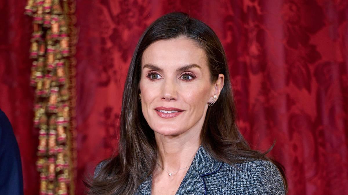 El peluquero Oriol Barberá analiza el pelo de la reina Letizia: “El secreto está en un corte que rejuvenece y un color perfectamente integrado”