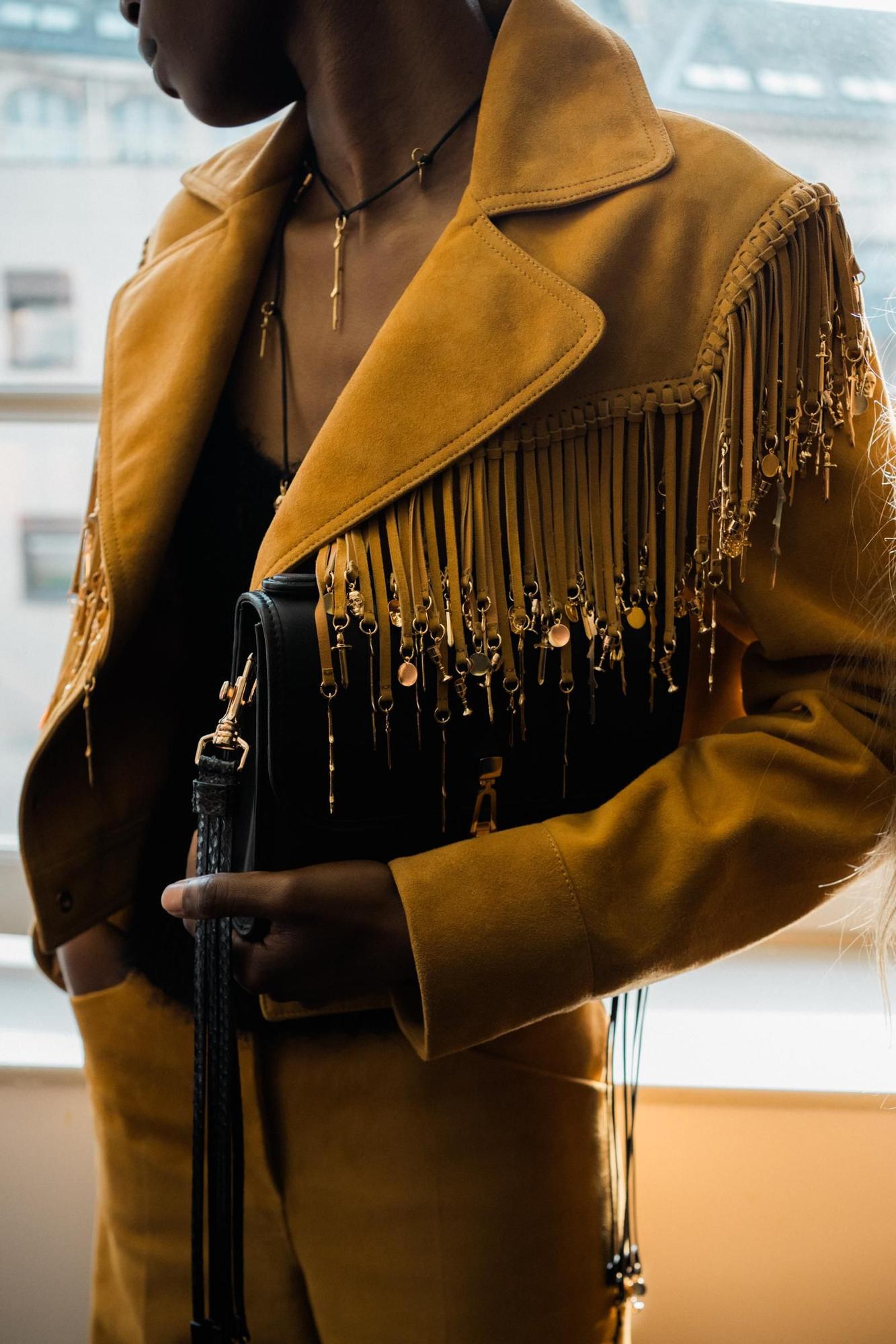 Veste en daim à franges par Gabriela Hearst Printemps-Été 2026
