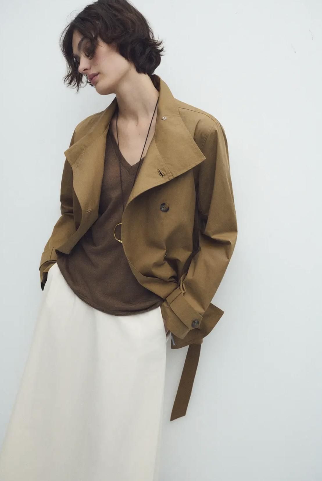 Trench court kaki