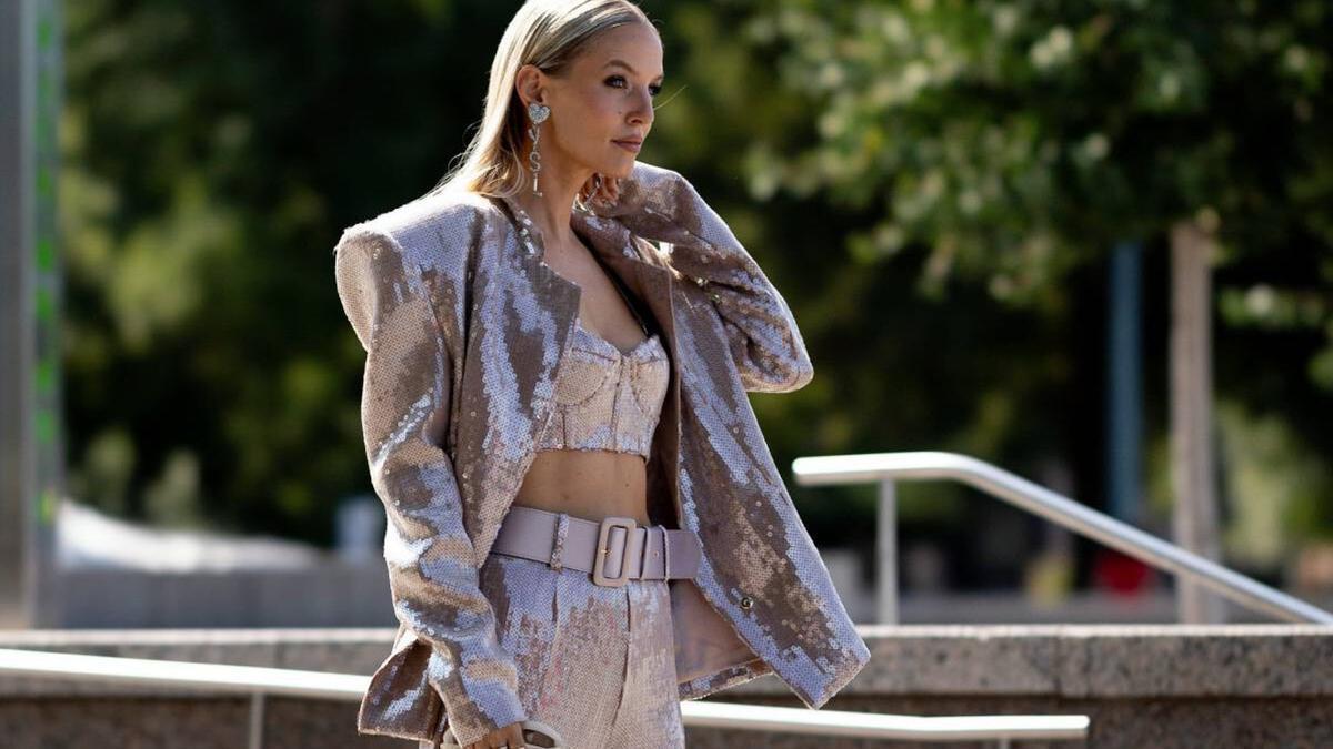 Estas son las sandalias de colores que han causado sensación entre las expertas en moda: de marca alicantina, rompedoras y capaces de marcar la diferencia de un look