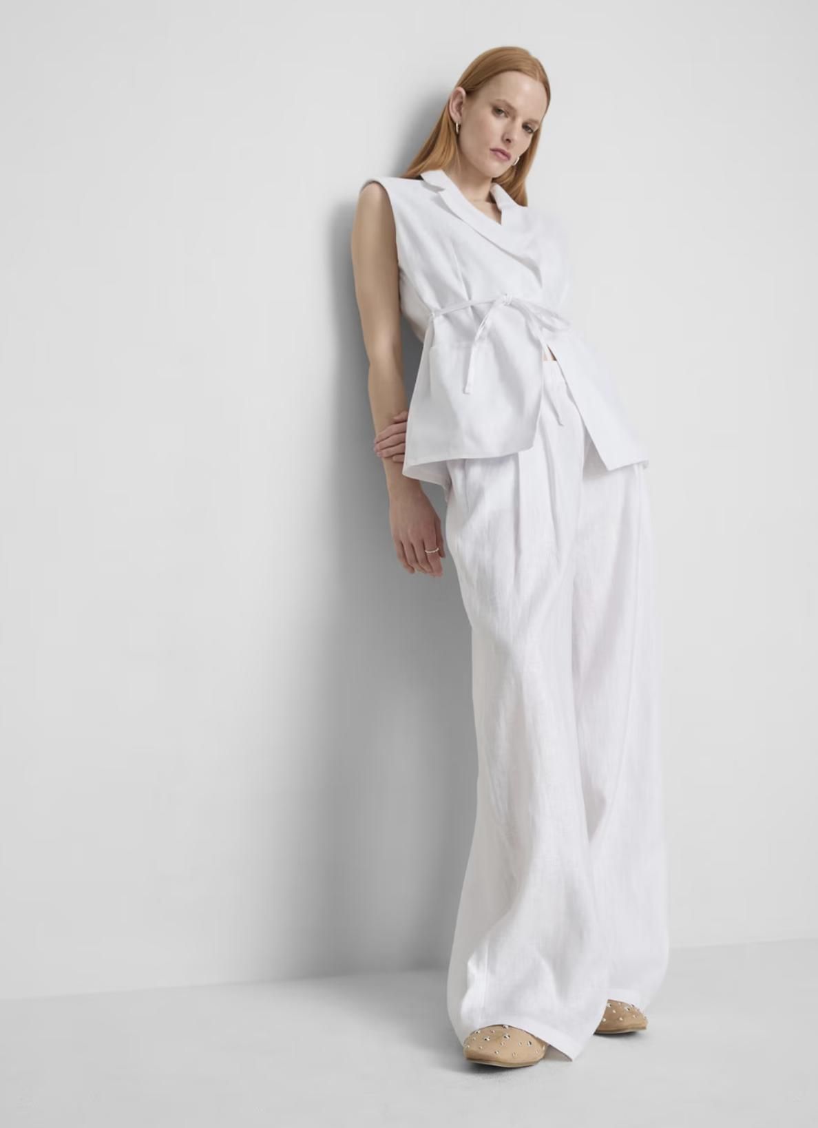 Ensemble pantalon large et gilet en lin