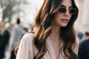 La combinaison des années 2000 revient chez Zara comme une tendance absolue à associer avec des sandales plates et une nacelle ce printemps-été 2026