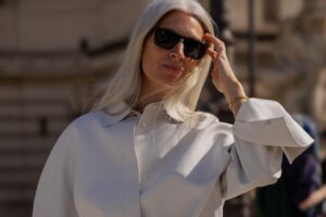 Si j'avais 60 ans, je ne porterais pas de bretelles : 7 chemisiers amples à manches courtes de Cortefiel qui sont élégants et stylés et qui rajeunissent n'importe quel look avec un jean