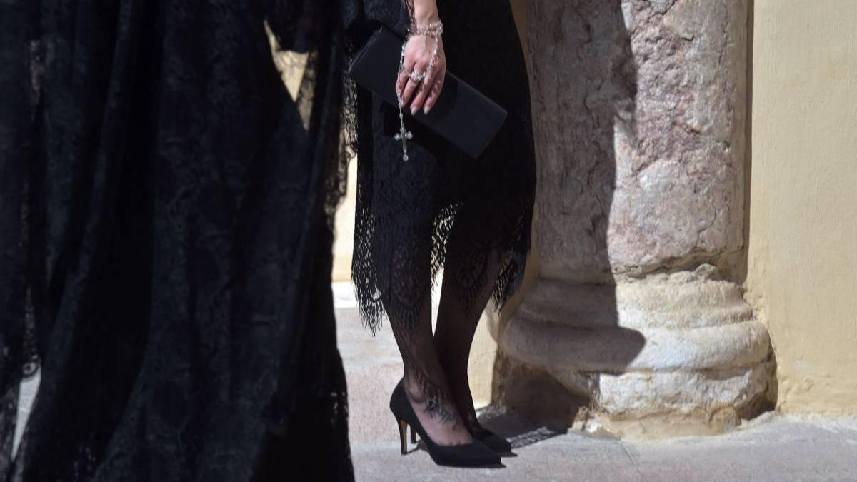 Zapato cerrado de mantilla para Semana Santa