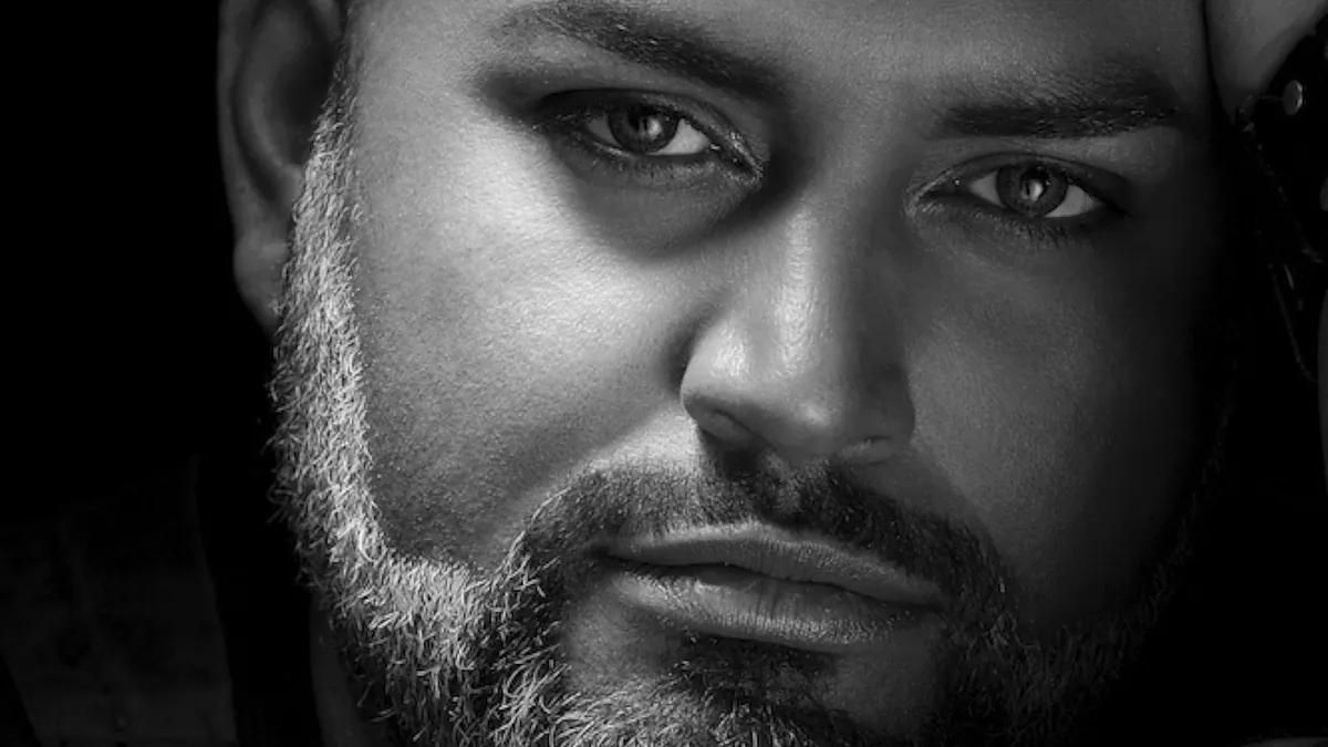 "Un poco de gloss en el centro del labio es suficiente para darle volumen óptico"