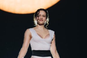 Mónica Aránguez, experte en micropigmentation : "Le design des sourcils de Rosalía a été travaillé sur la véritable croissance des cheveux, en préservant leur épaisseur et leur structure naturelle."