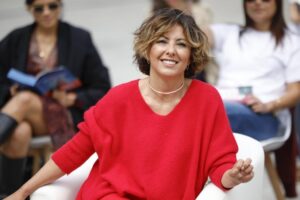 Sonsoles Ónega (48 ans): "Je me lève avant 8 heures du matin, je bois du jus de citron avec une paille et je trinque avec du bacon quand mes enfants sont là."