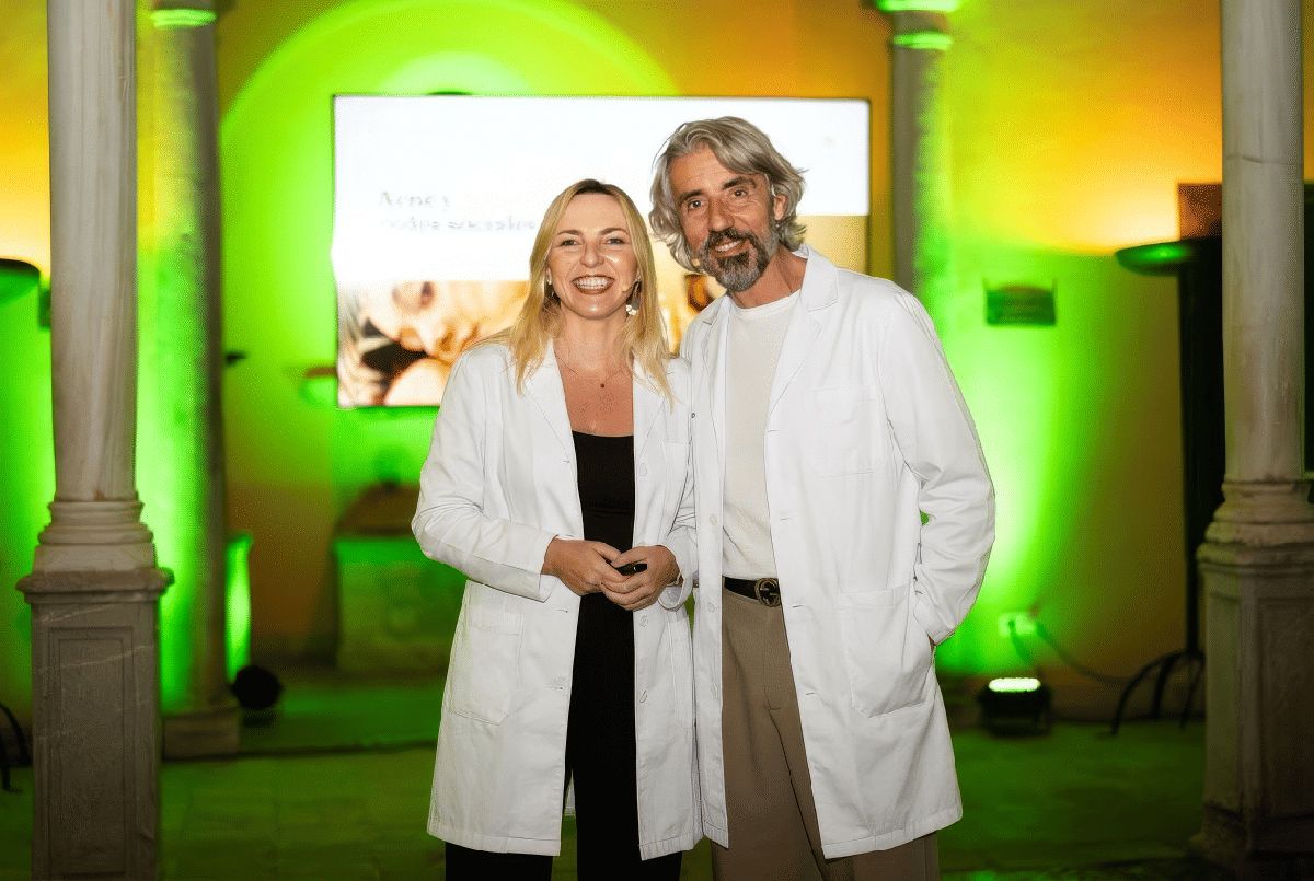 La pediatra Lucía Galán y el dermatólogo Raúl de Lucas