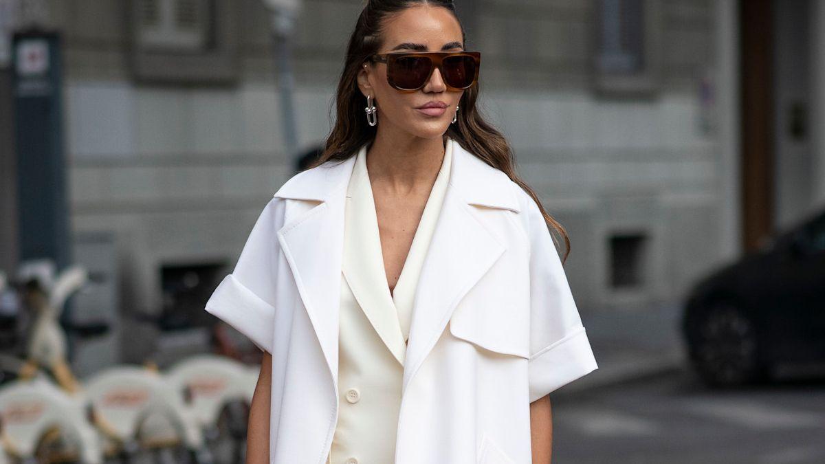 Los conjuntos monocolor beige de estilo minimal de Lefties