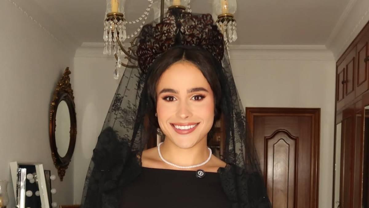 Paco Abreu se viste de mantilla en la Semana Santa de Ayamonte como homenaje a su abuela