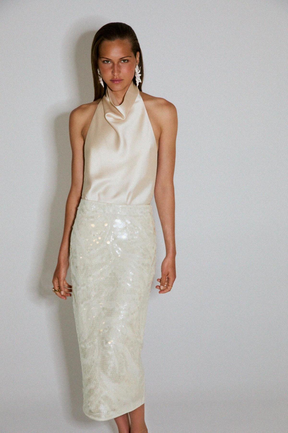 Ensemble haut en satin et jupe à sequins