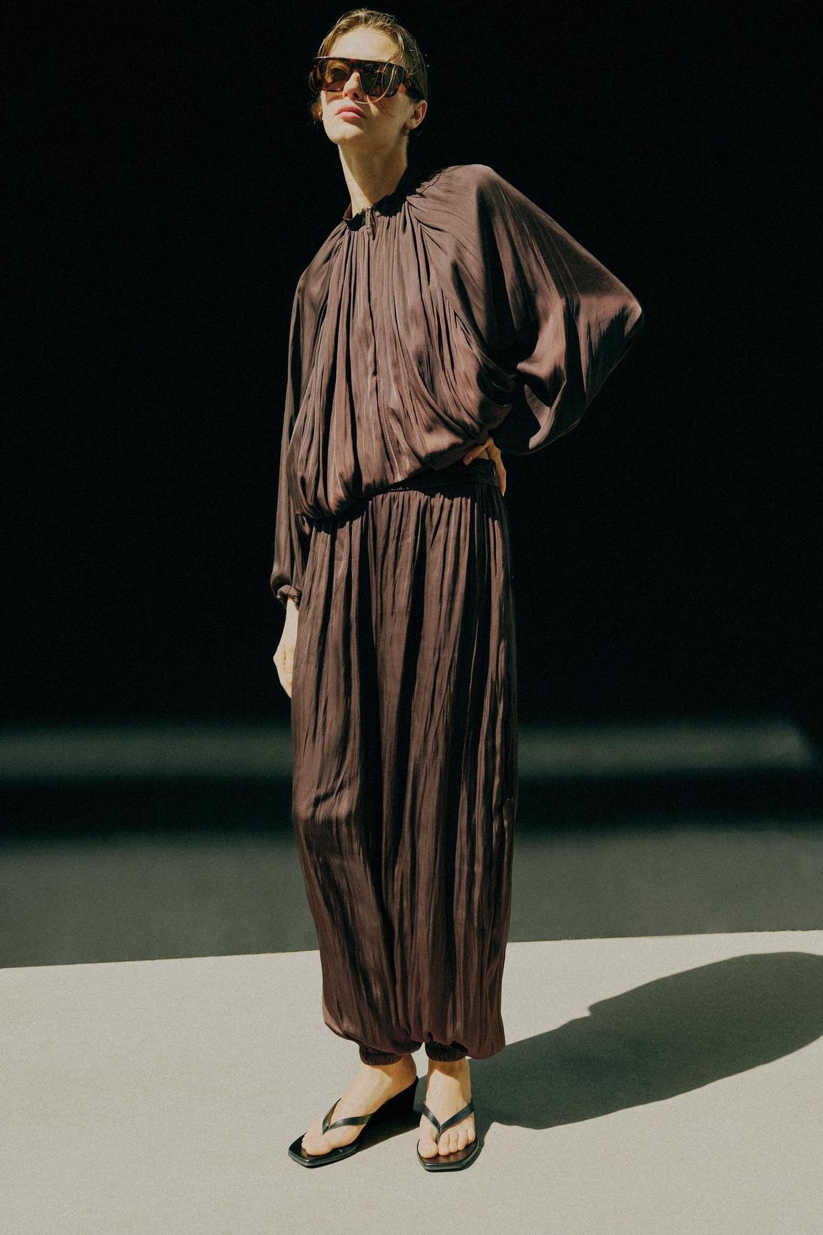 Ensemble monochrome satiné marron chocolat