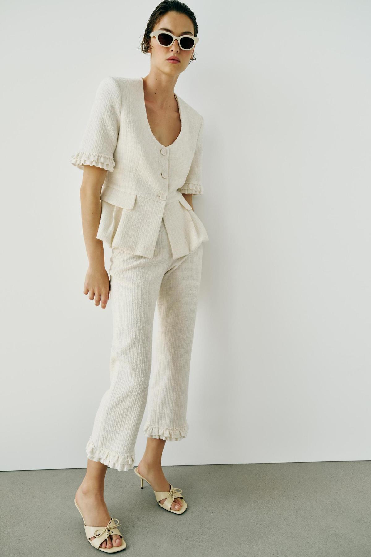 Ensemble veste et pantalon uni à volants