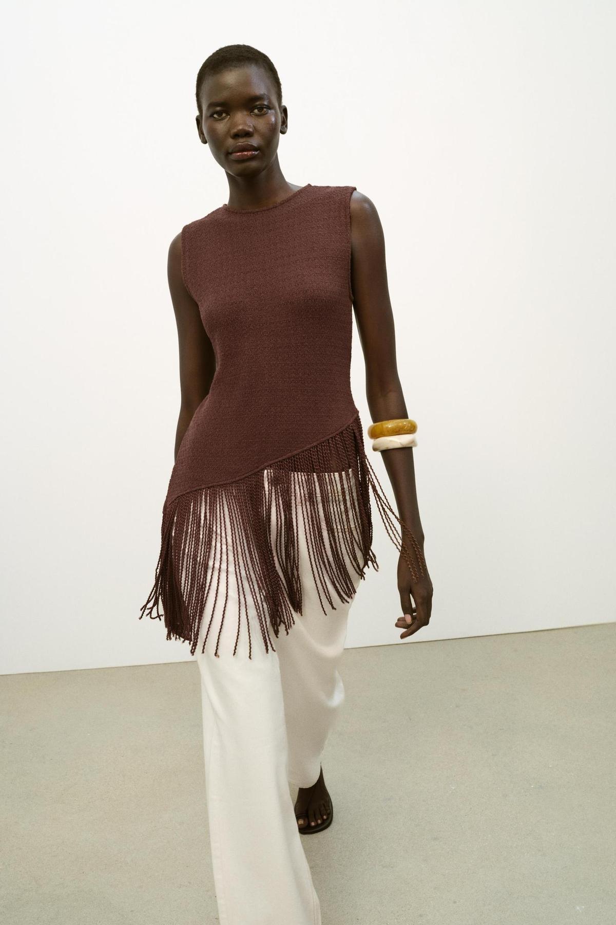 Top asymétrique marron à franges