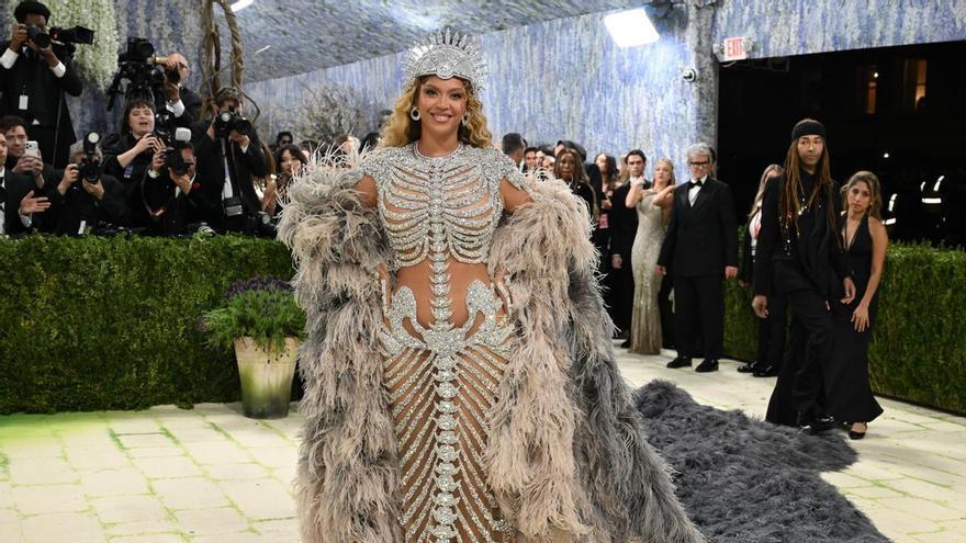 La vidéo des meilleures robes et performances du Met Gala 2026, de Bad Bunny à Beyoncé