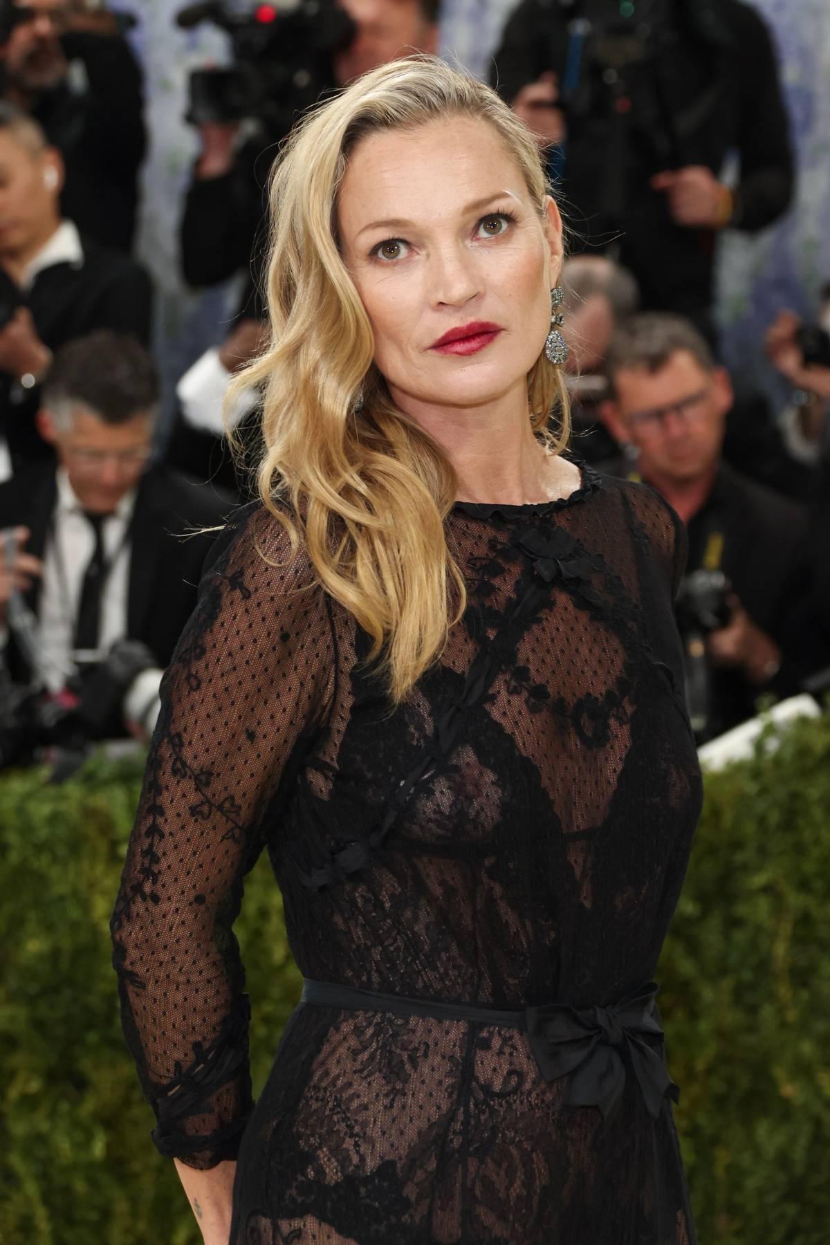 Kate Moss porte des vagues « sans effort »