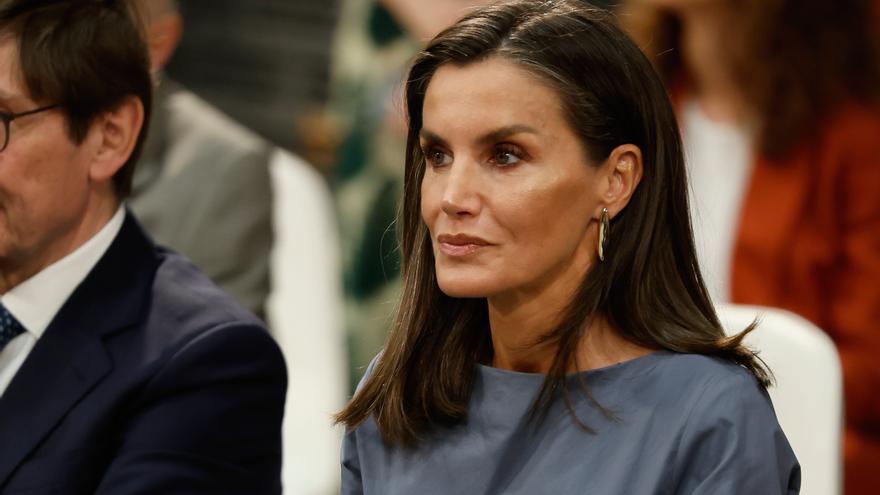 La reine Letizia active le « mode été » et dit au revoir aux chaussures de sport : avez-vous déjà signé ses nouvelles sandales ?
