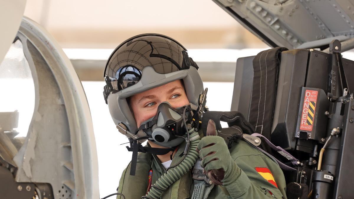 La princesse Leonor dans les airs aux commandes d'un F5 : son premier vol en avion de combat
