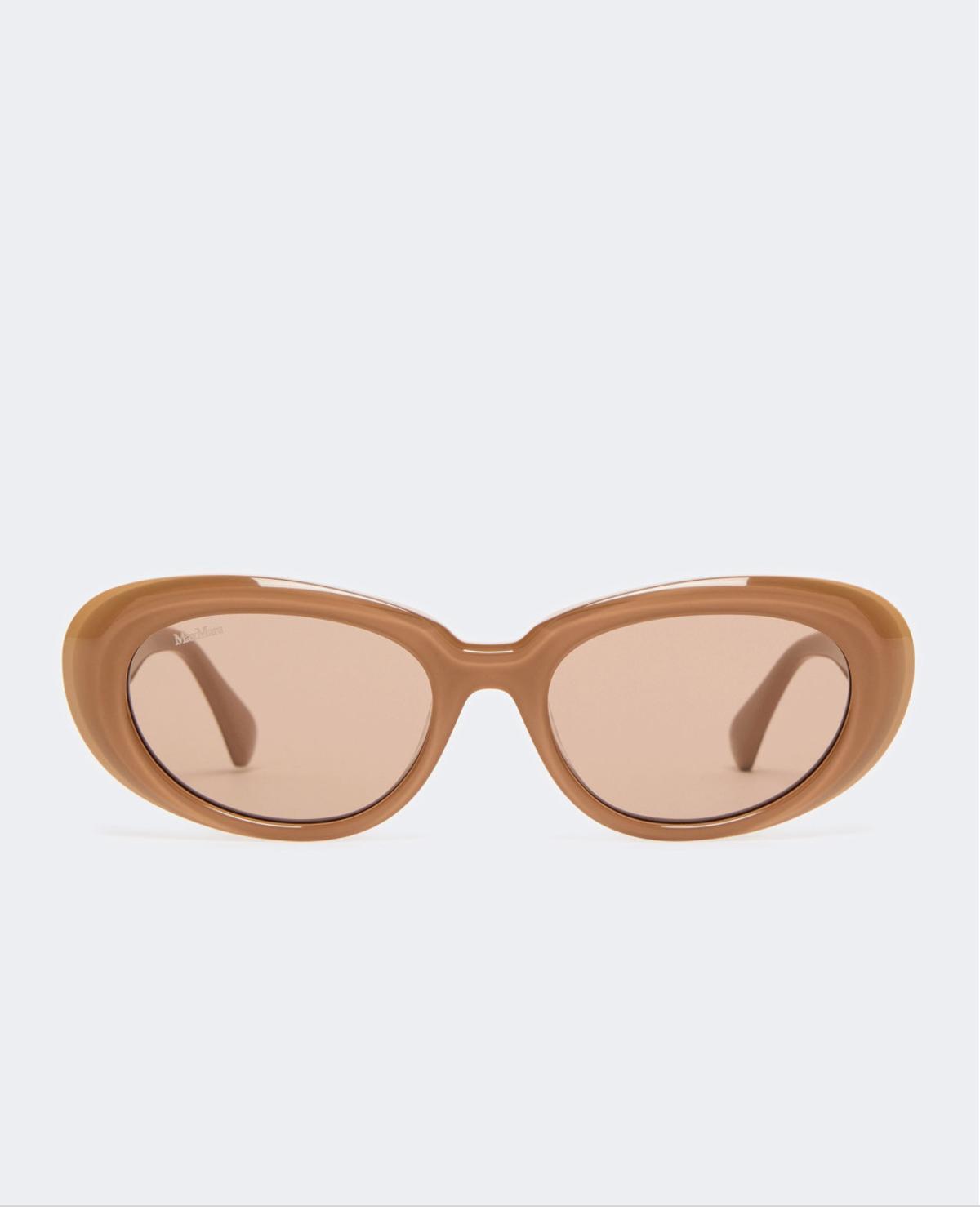 Lunettes de soleil minimalistes