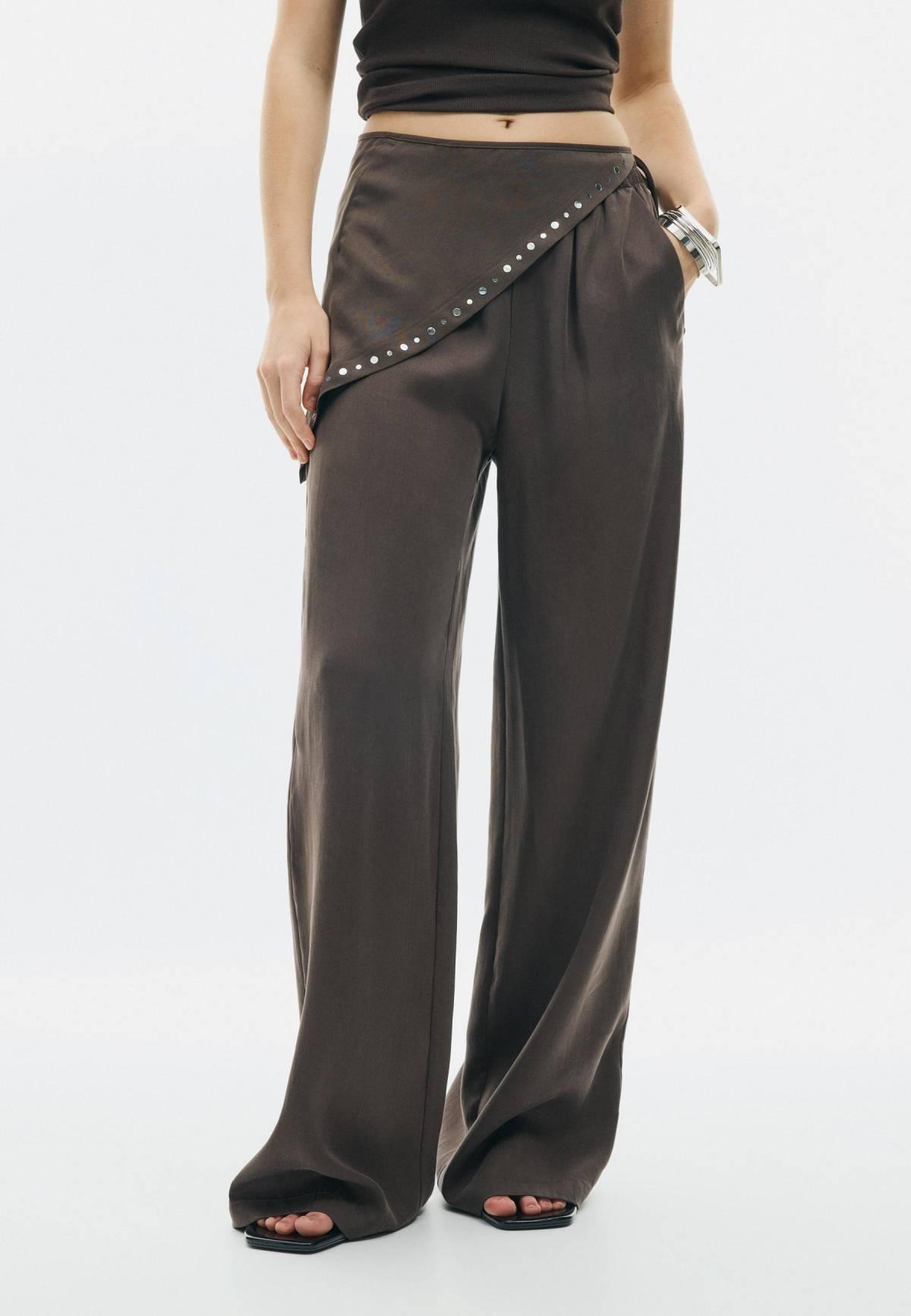 Pantalon avec écharpe amovible, par Stradivarius