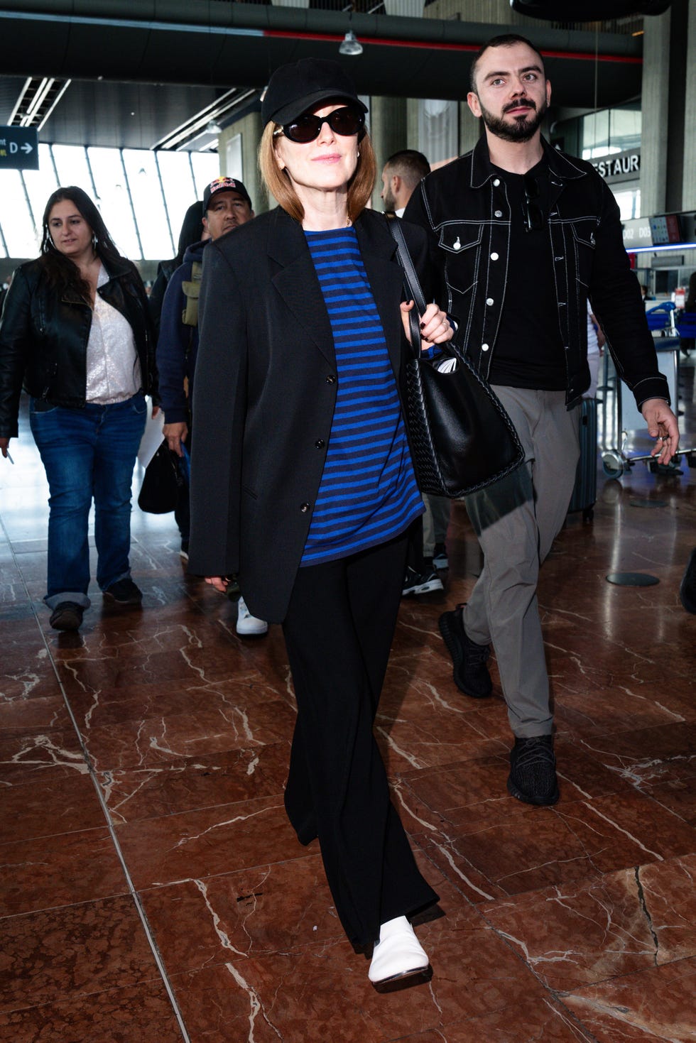Observations de célébrités à l'aéroport de Nice - Le 79e Festival de Cannes