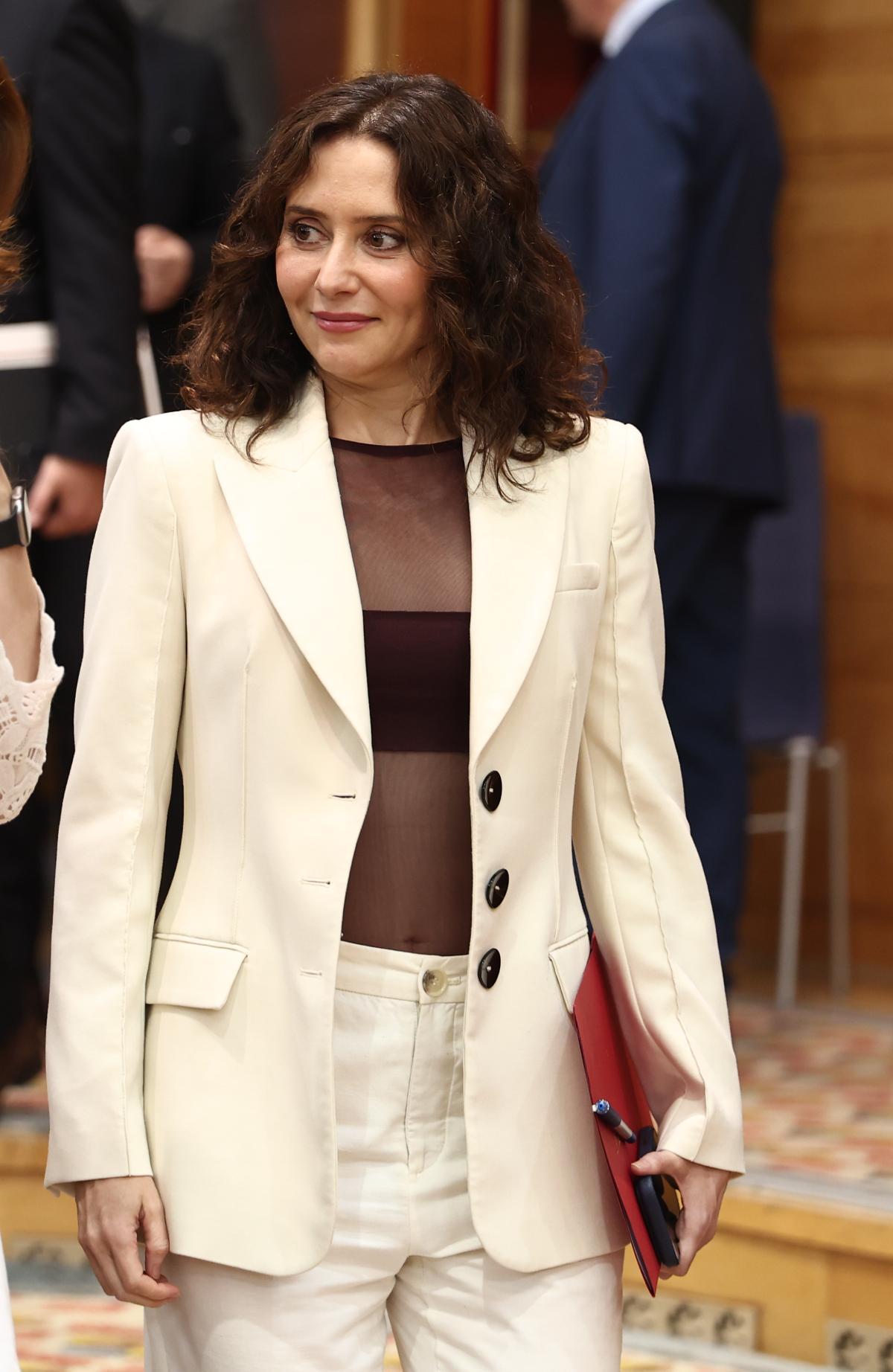 Isabel Díaz Ayuso impressionne avec un body Zara