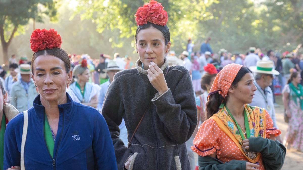 Victoria Federica sur le Camino de El Rocío : vêtements traditionnels et rayonnants avec ses amis