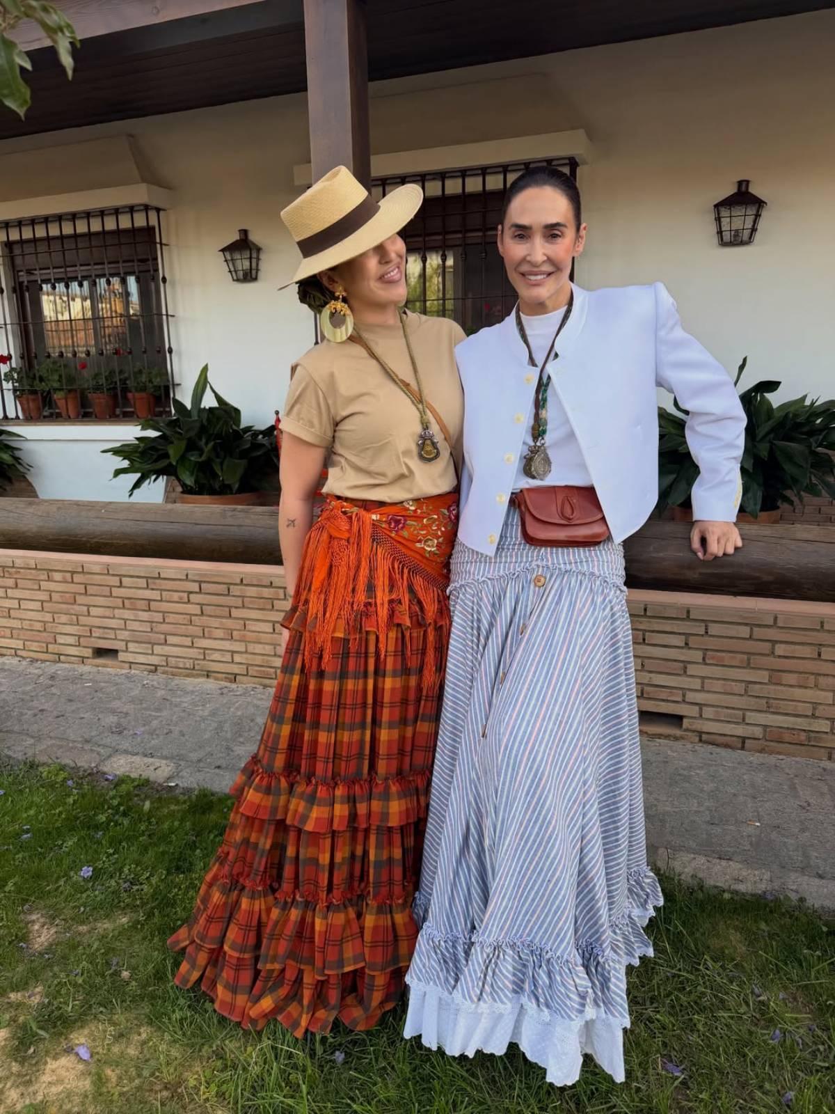 Les looks Rociereras d'Alba Díaz et Vicky Martín Berrocal