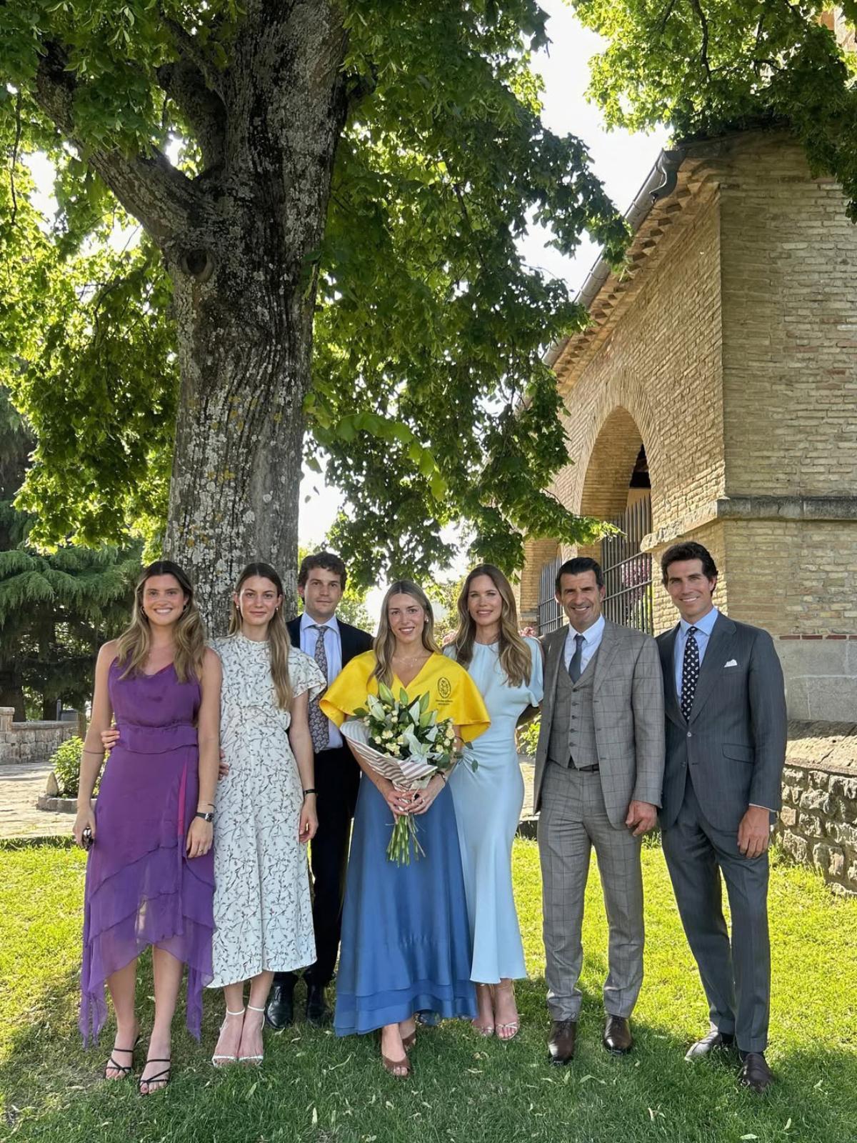 La famille Svedin Figo à la remise des diplômes de Daniela en Navarre