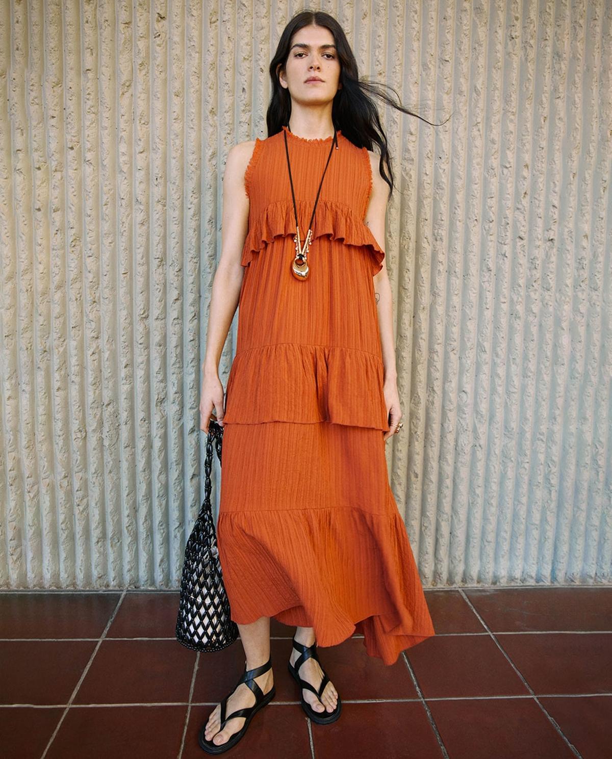 Robe orange à volants