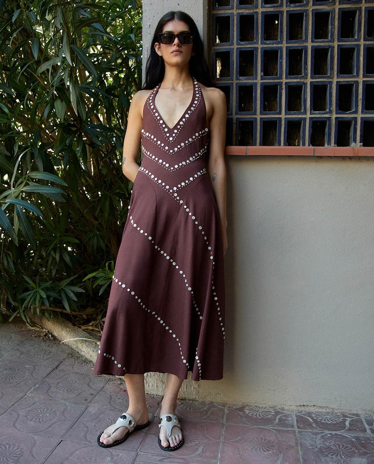 Robe dos nu avec coquillages
