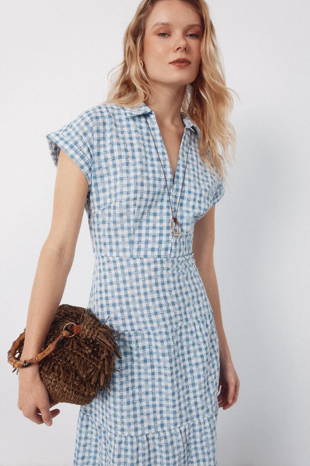 Robe chemise détails floraux brodés (59,99 €)