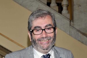 Antonio Muñoz Molina (70 ans): « Prenez du pain avec des toasts avec de l'huile, du fromage frais et du bon jambon au petit-déjeuner. » Puis il se rend au jardin qu'il sait travailler « car la mémoire n'est pas seulement dans le cerveau, elle est dans tout le corps »