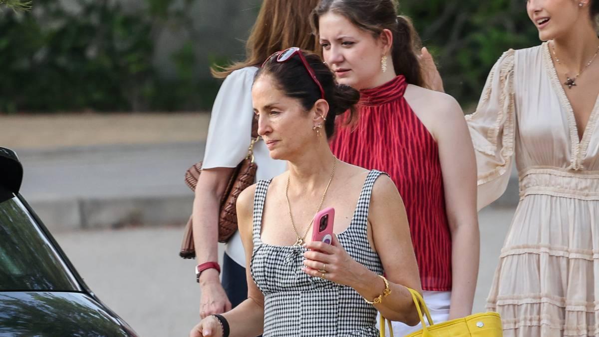 Carolina Herrera luce un look que tiene la combinación perfecta de la temporada de verano