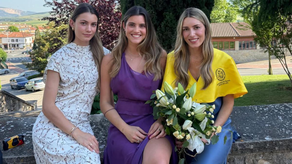 Los inspiradores looks de Daniela Figo y sus hermanas pequeñas en su graduación