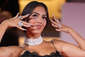 La bijouterie de Bilbao responsable de la bague de fiançailles de Georgina Rodríguez : « Nous récupérons avec chaque création les origines artisanales de la haute joaillerie »