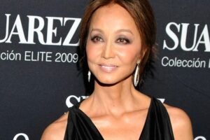 La manucure à ongles nus qu'Isabel Preysler a mise à la mode en 2009 et qui redevient une tendance
