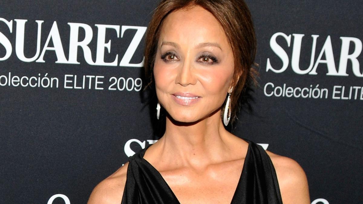 Isabel Preysler ya llevaba en 2009 la manicura desnuda que hoy es tendencia