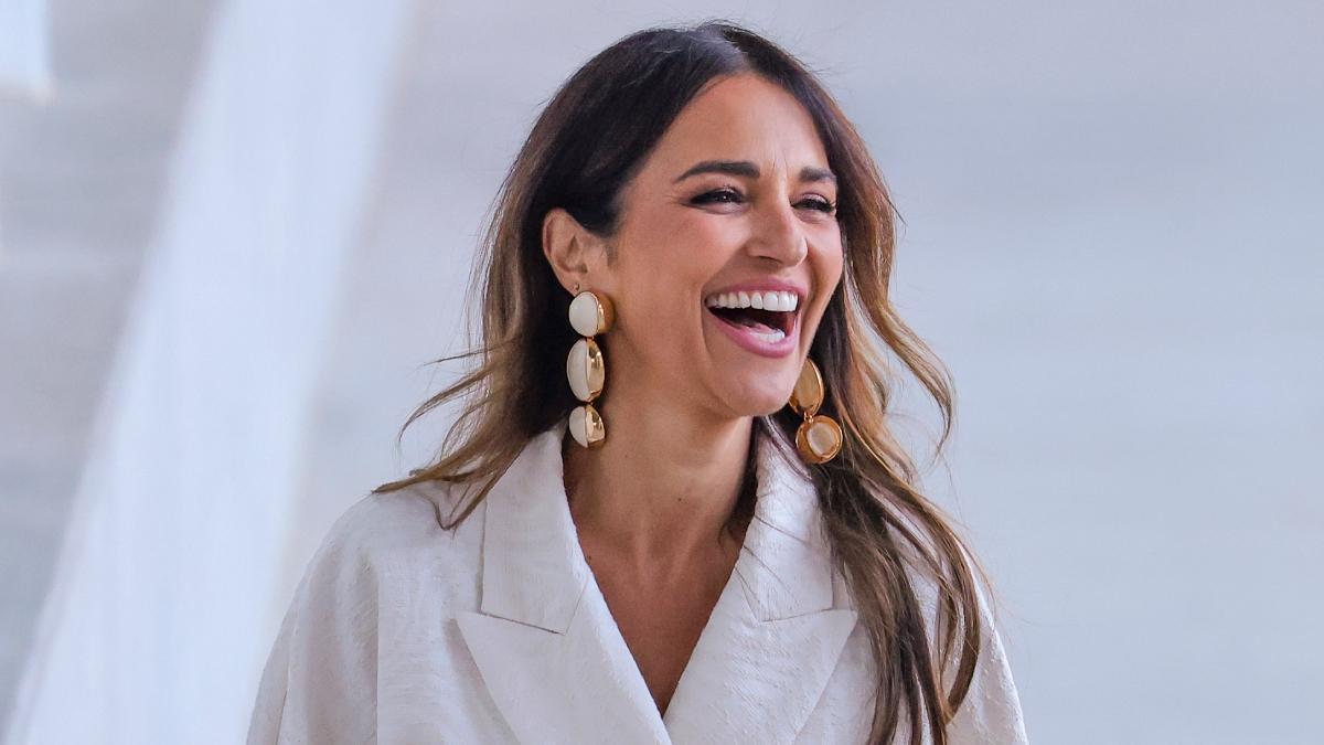 Paula Echevarría y su look con traje para la graduación de su hija Daniela