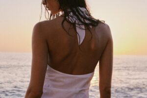 Les 5 mini robes de plage (à moins de 40 €) avec lesquelles vous balayerez n'importe quel bar de plage