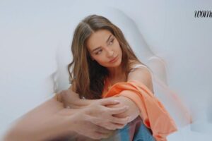Nous avons discuté avec Laura Escanes de la beauté, du sport, des habitudes saines et des soins personnels