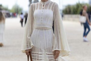 Sfera s'inspire des marques de luxe et lance la plus belle collection de style bohème pour l'été : des robes à volants aux ensembles imprimés